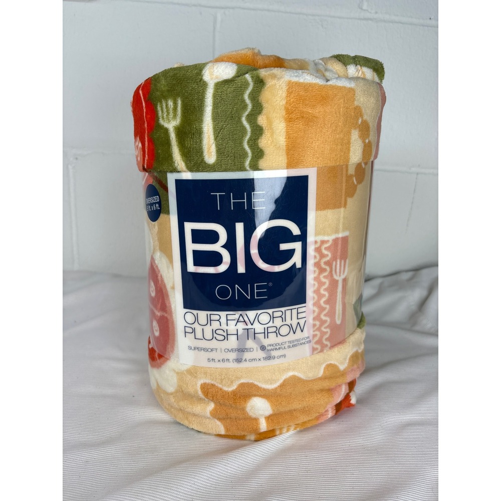 The Big One Oversized Plush Throw Fall Bakery Cupcake Cake Blanket 60x72 NEW